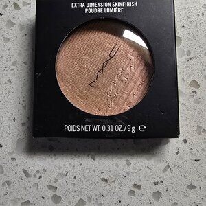 MAC COSMETICS SKINFINISH HIGHLITER Make your best offer